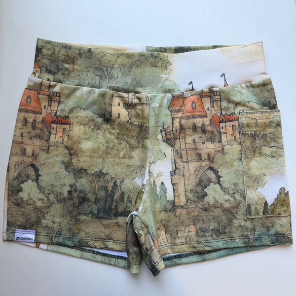 pocket shorts- size M