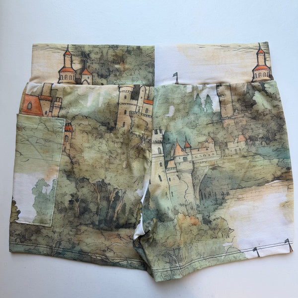 pocket shorts- size M